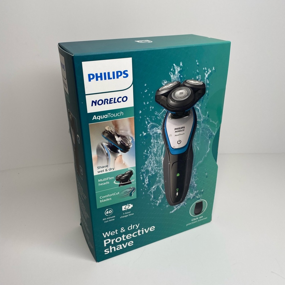 Philips Norelco S5090/87  Aquatouch Series 5000 Wet/Dry Electric Shaver.